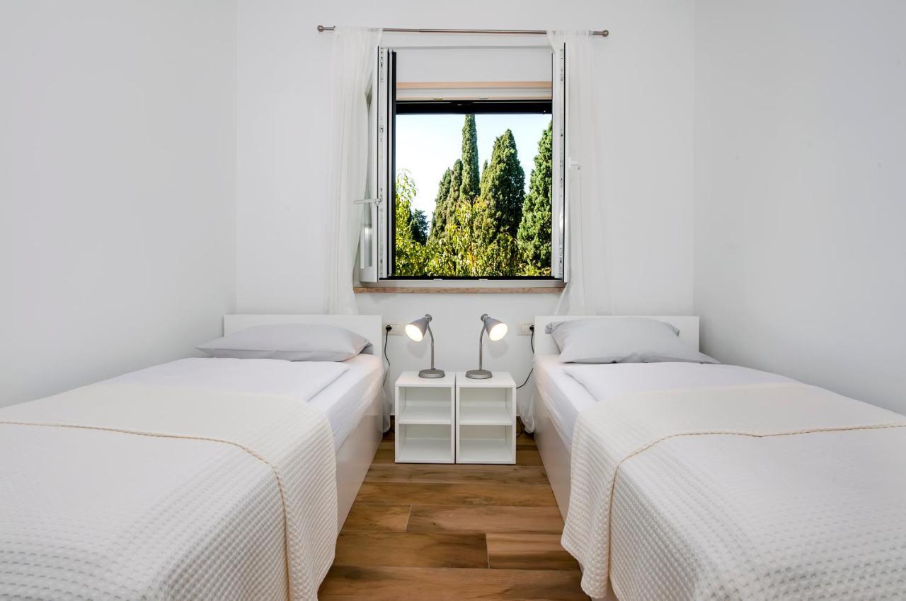 Apartmani Brajkovic Ровинь Экстерьер фото